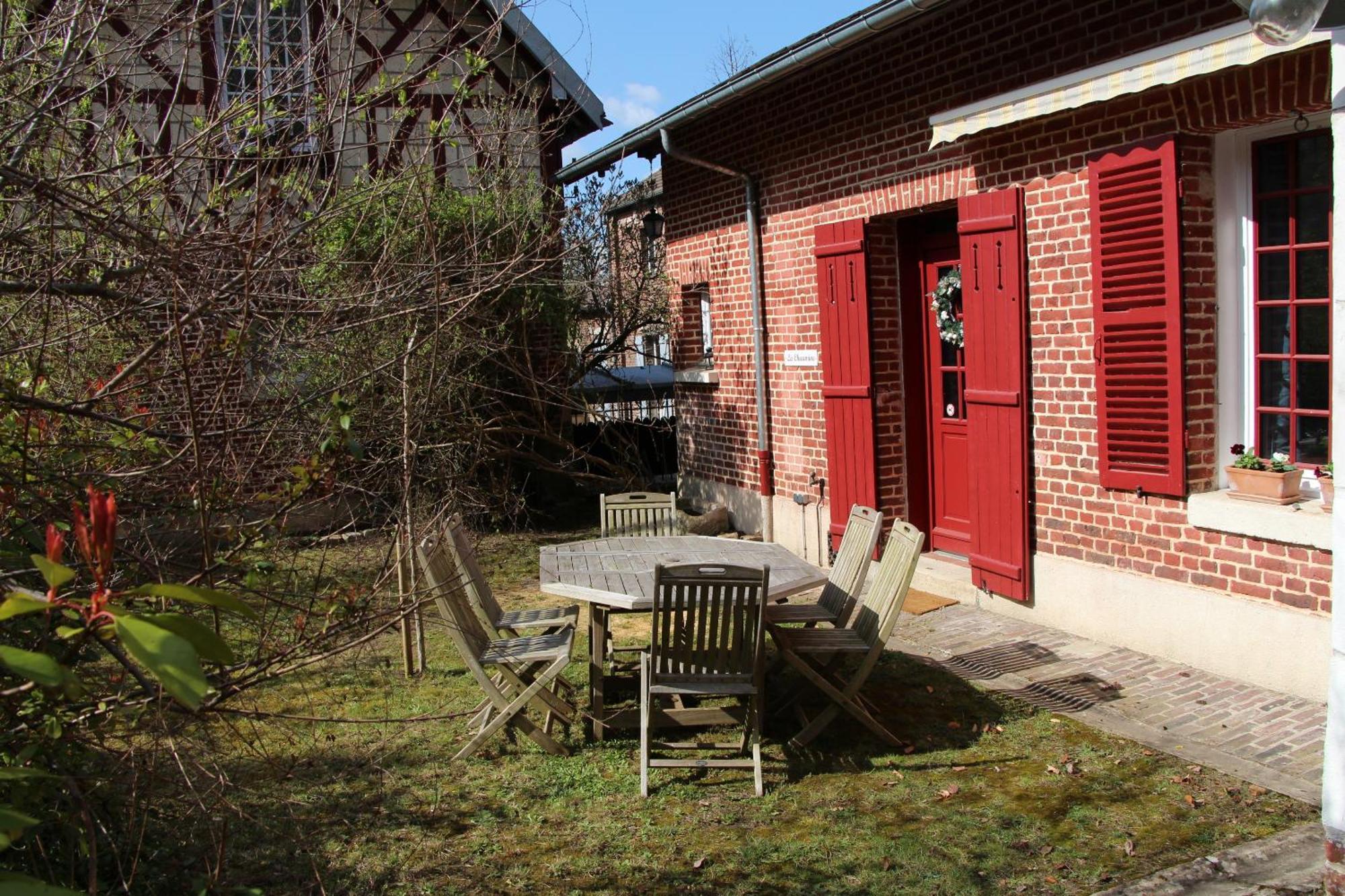 L'ecurie De Vieux-moulin * Vieux-Moulin (Oise)